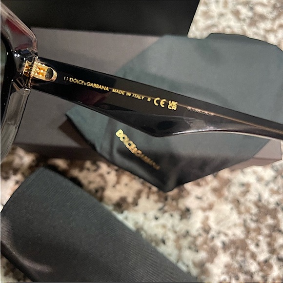 DOLCE & GABBANA SUNGLASSES ALL INCLUSIVE - Picture 9 of 13